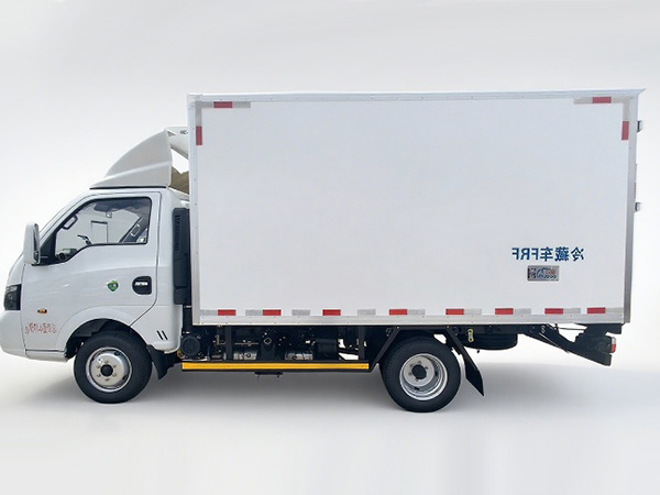 东风途逸油气两用冷藏车