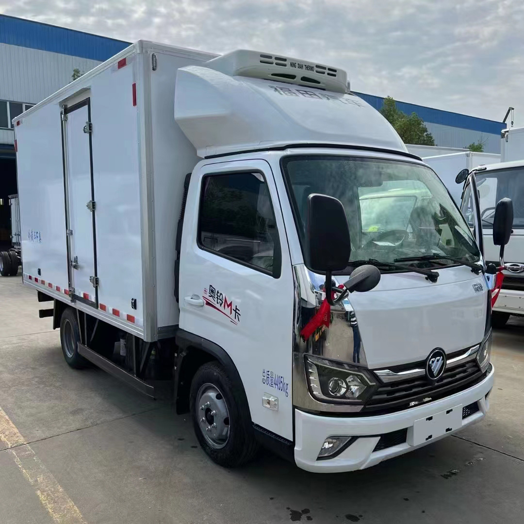 福田M卡3700厢长冷藏车