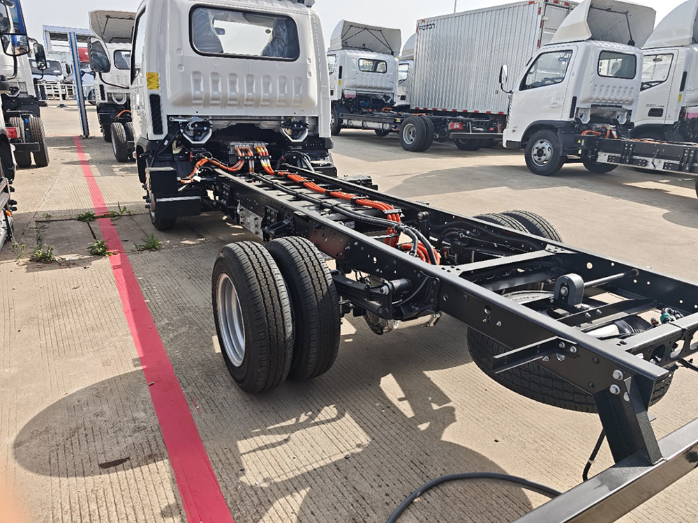 福田奥铃全新智蓝EM 高端冷藏车