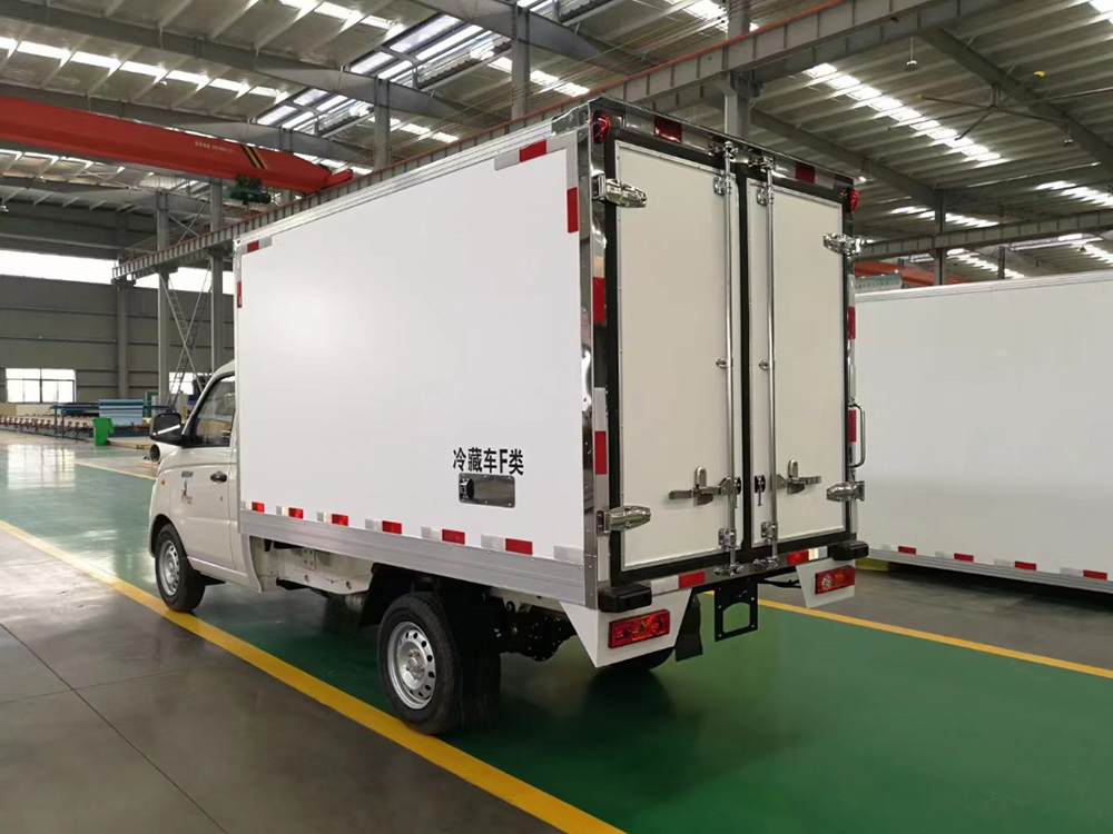 福田祥菱V1冷藏车