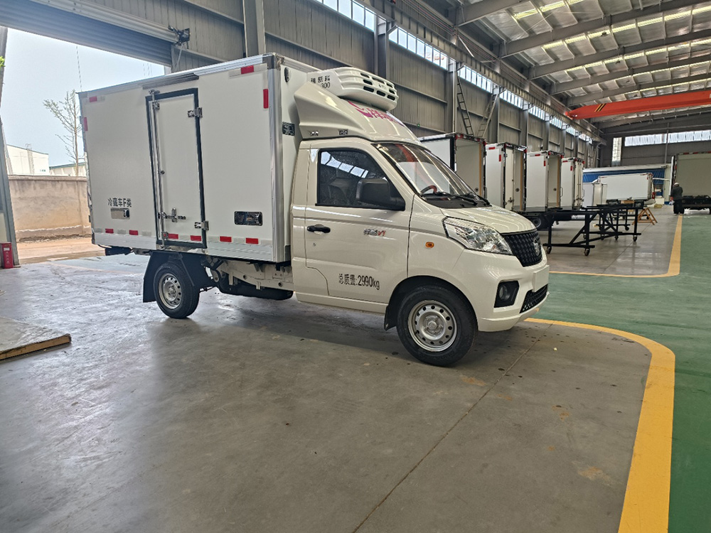 福田祥菱V1冷藏车