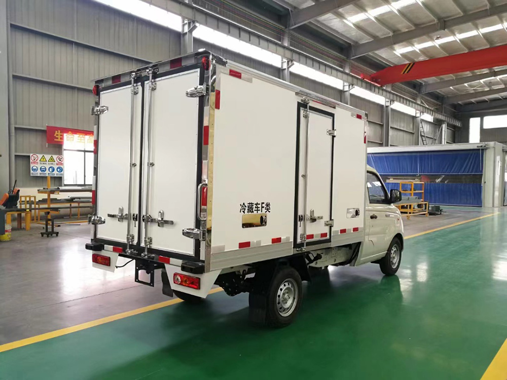 福田祥菱V1冷藏车