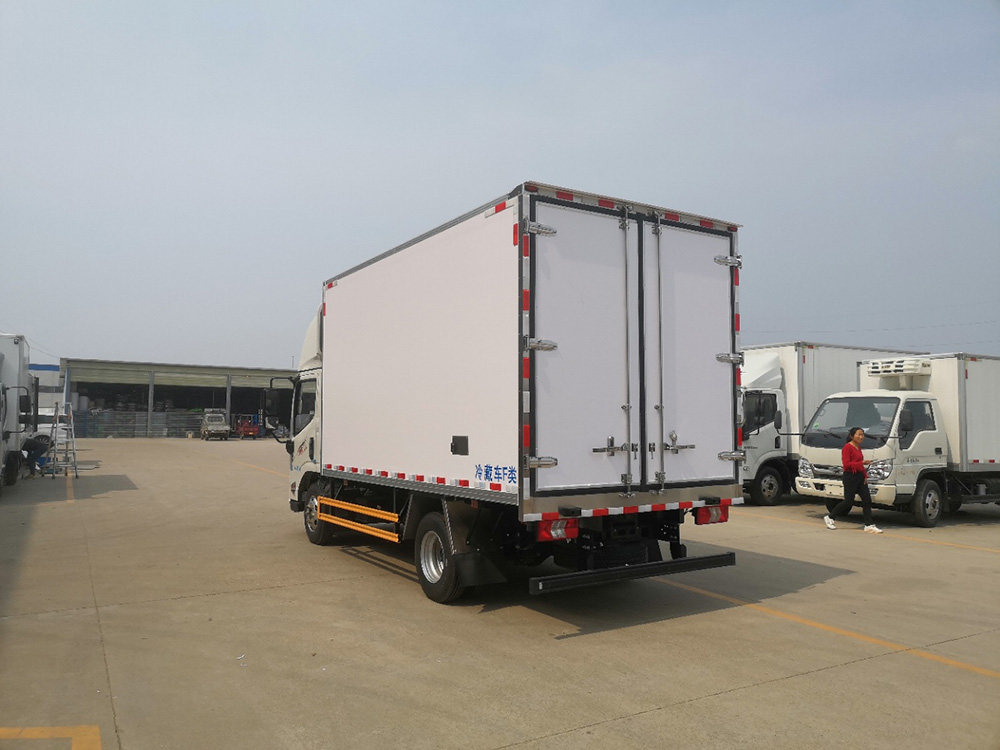 江铃新凯运宽体驾驶室冷藏车