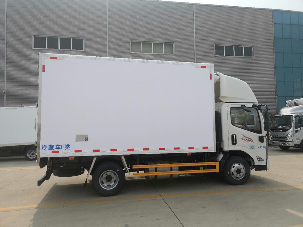 江铃新凯运宽体驾驶室冷藏车
