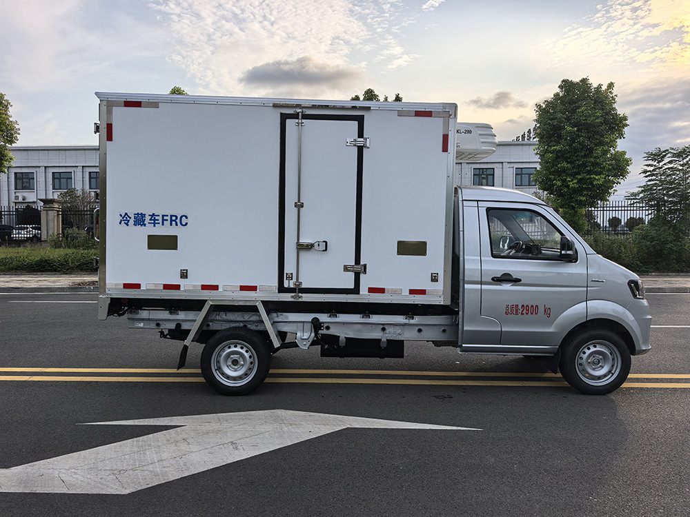 金杯S2汽油冷藏车