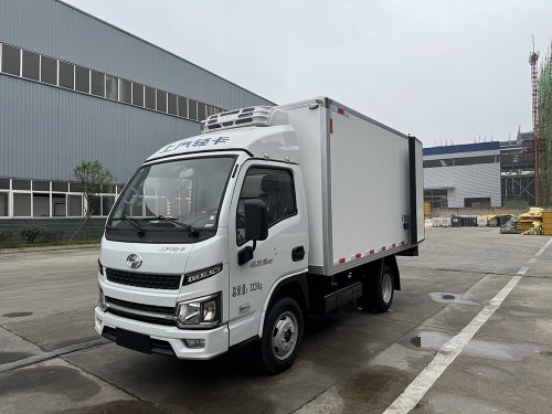 跃进汽油3550箱体冷藏车