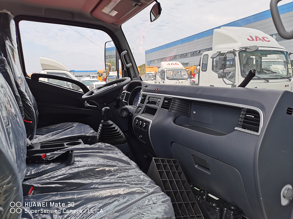 江淮骏铃V5 4.2米冷藏车