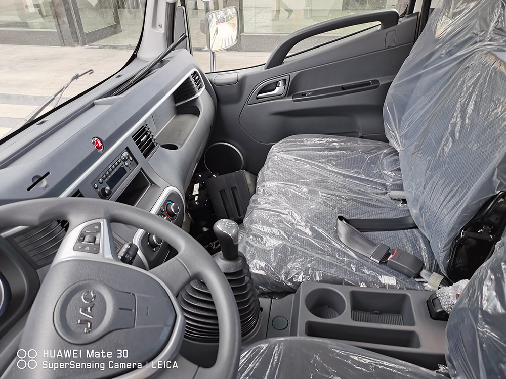 江淮骏铃V5 4.2米冷藏车