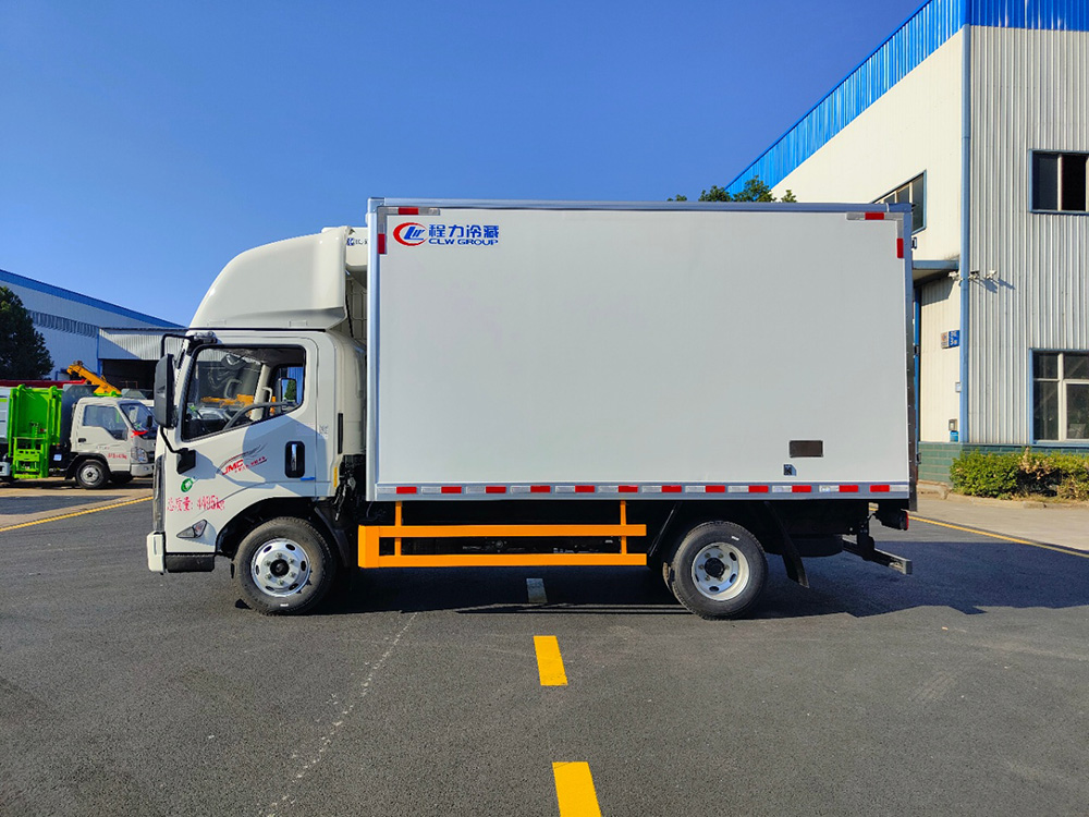 江铃凯运宽体163马力冷藏车