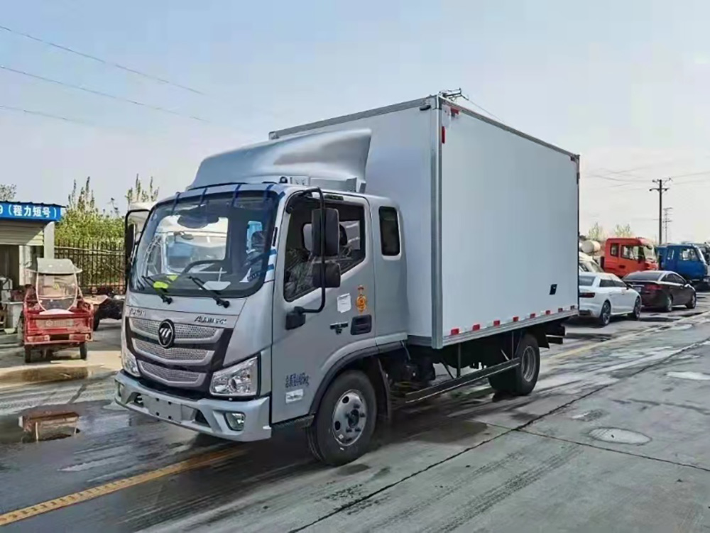 欧马可·宽体2060康明斯156马力4.2米冷藏车