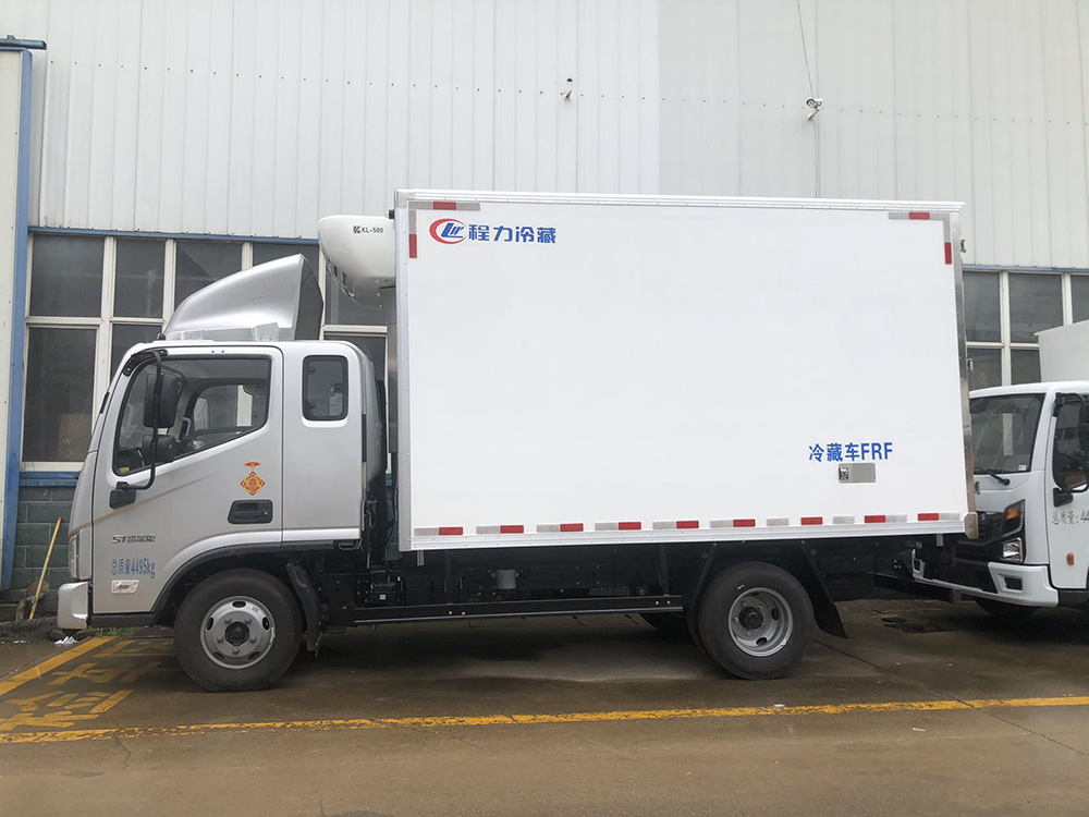 欧马可S1排半 3.7米冷藏车