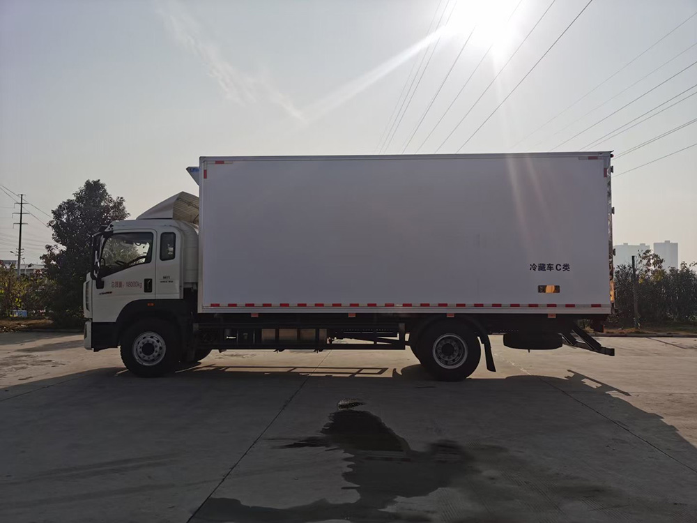 重汽豪沃新款G5X冷藏运输车（国六）