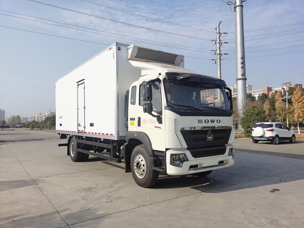 重汽豪沃新款G5X冷藏运输车（国六）